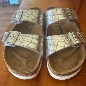 Birkenstock Arizona Gator Gleam Silver US 8-8.5 EUR39